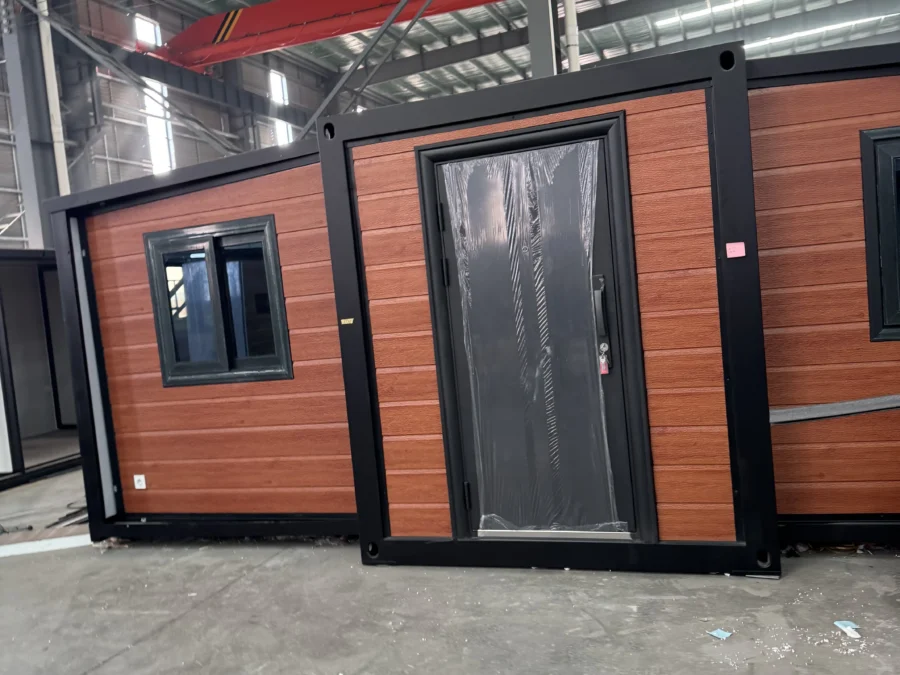 20ft Exterior B2 01