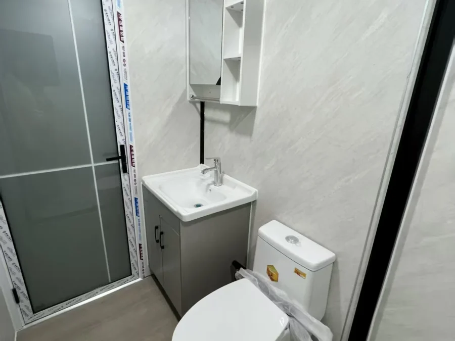 20ft Exterior White Corr B2 Cba093c4064b9b4189081770319a169f 07
