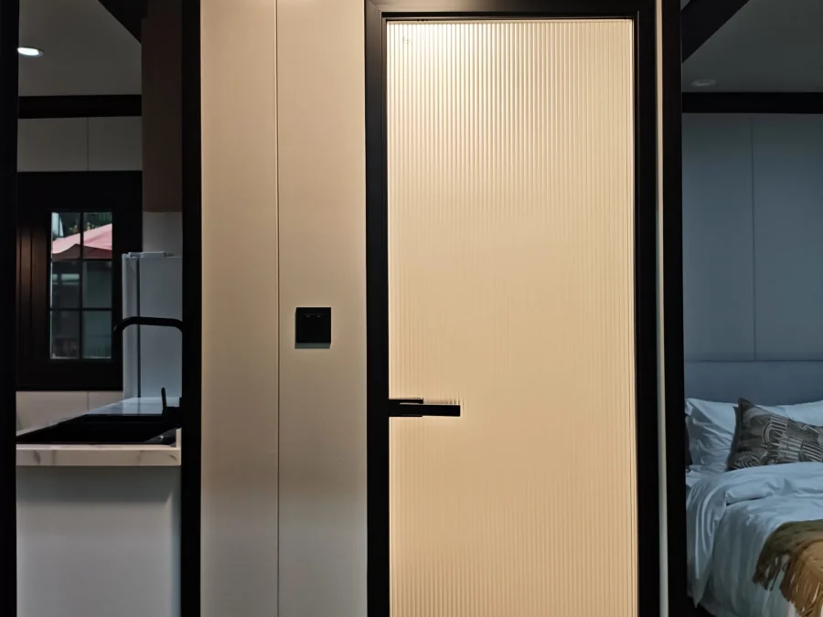 Detail Bathroom Door