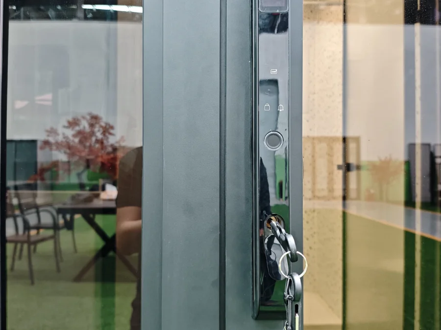 Detail Door
