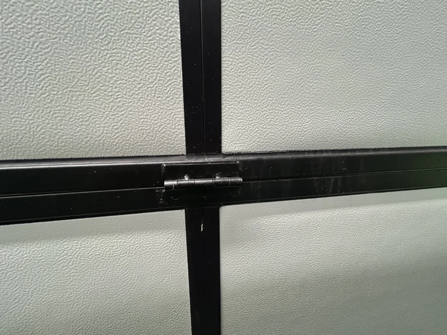 Detail Hinge