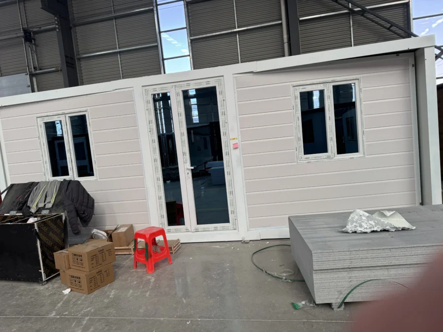 Fr Exterior Flat 20ft 01
