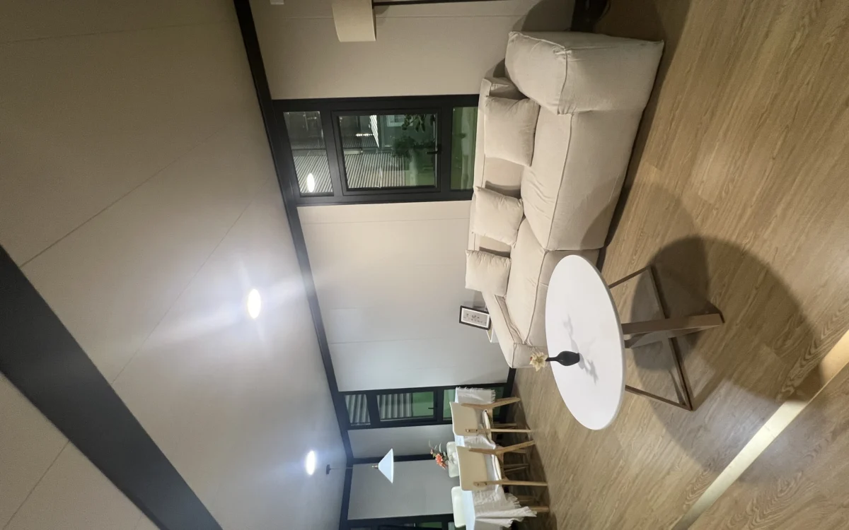 Interior 02