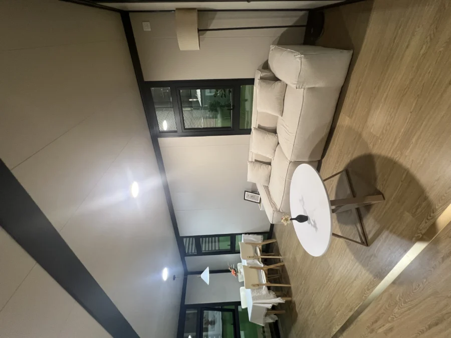 Interior 02