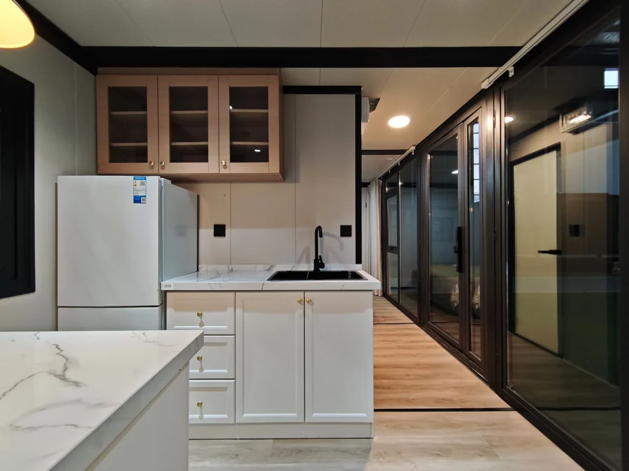 Interior 04