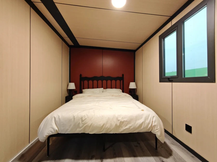 40ft expandable container house bedroom with red accent wall