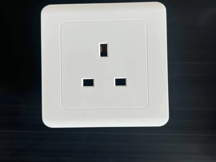UK BS 1363 socket configuration available in SunModu container homes