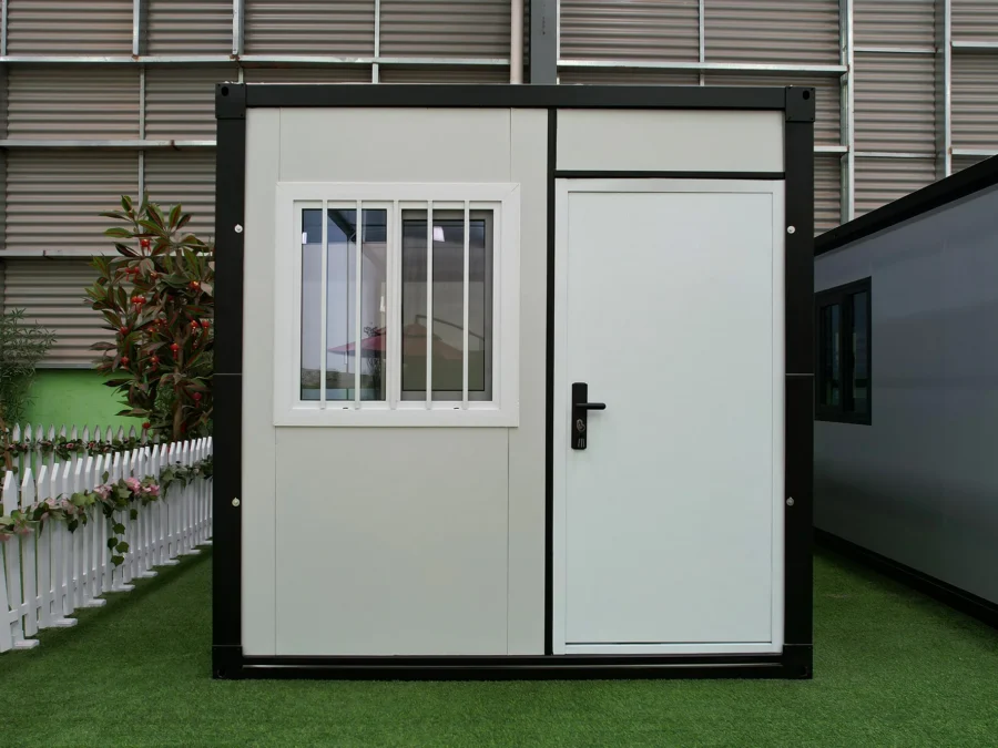 Waist-fold container house folded state, front view